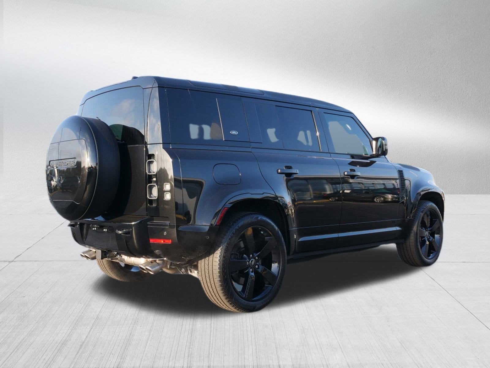 2024 Land Rover Defender V8