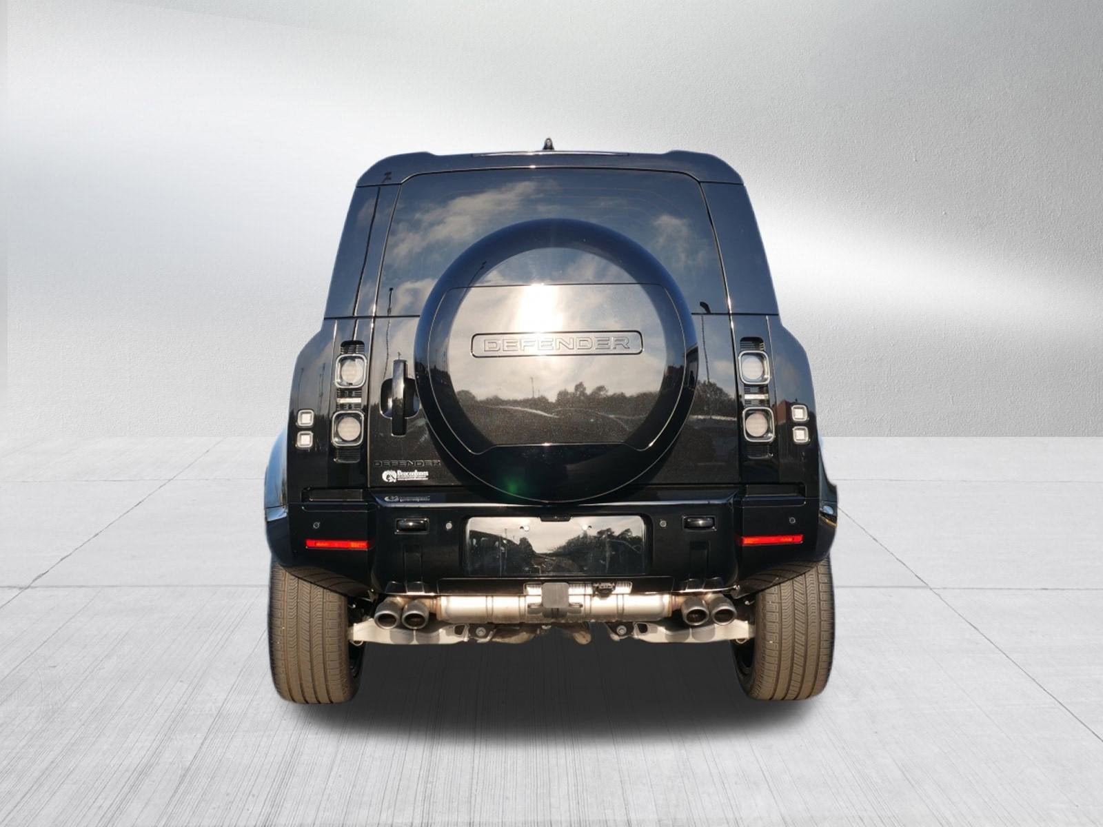 2024 Land Rover Defender V8