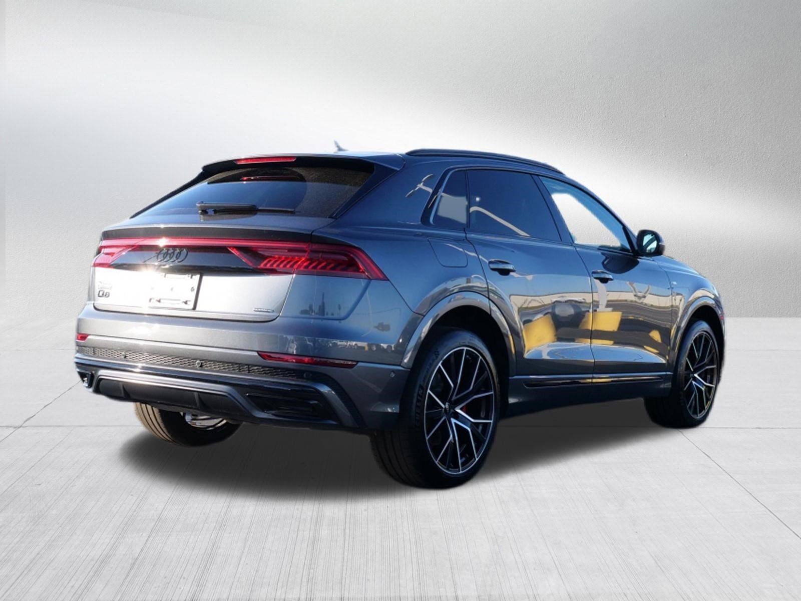 2022 Audi Q8 Premium Plus