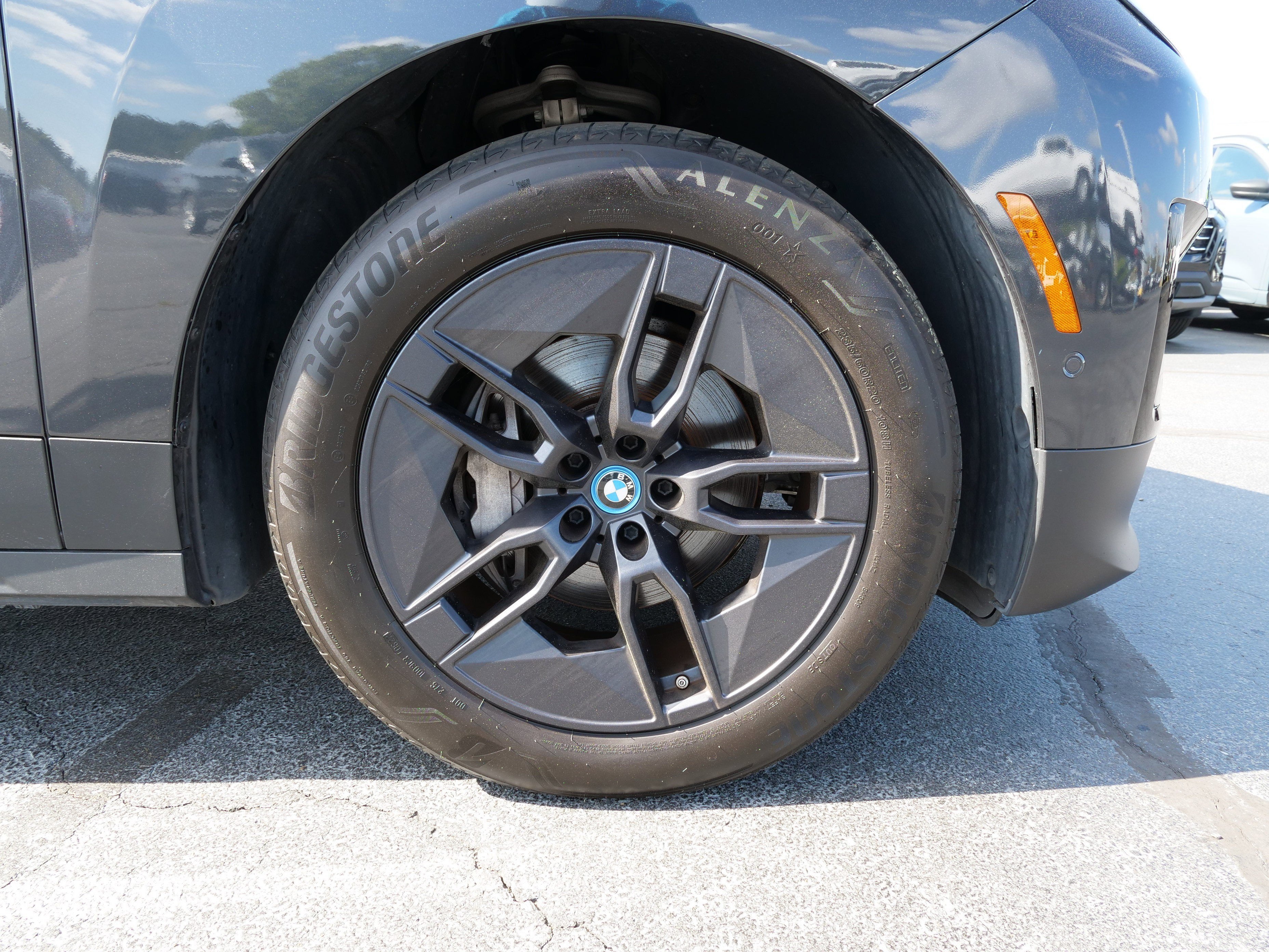 2025 BMW iX xDrive50