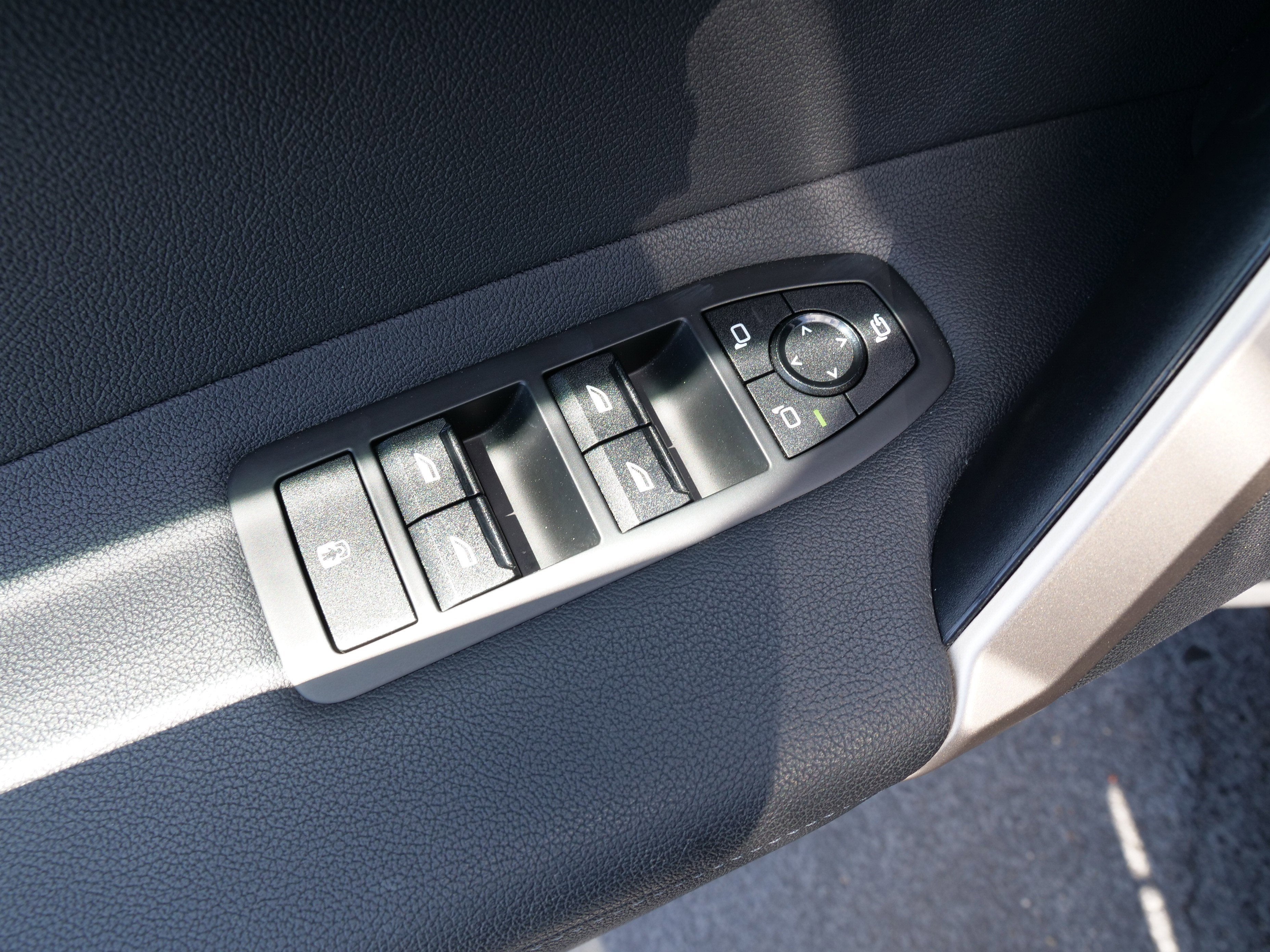2025 BMW iX xDrive50