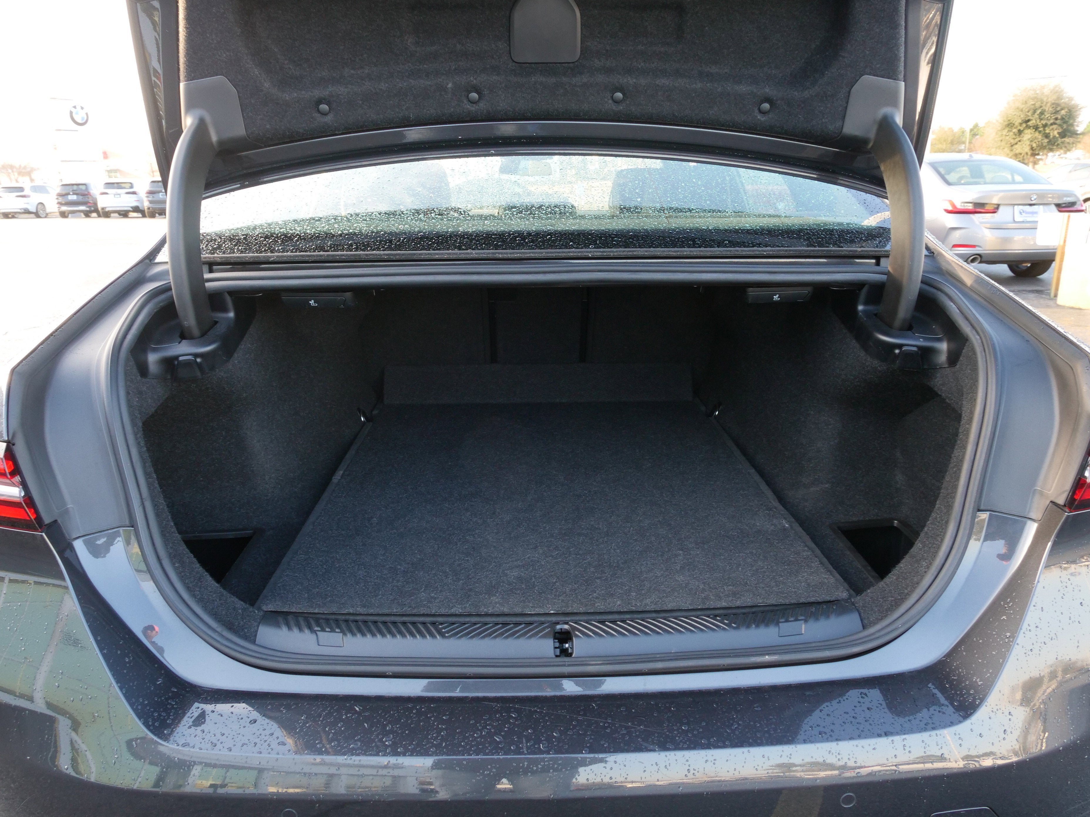 2024 BMW 5 Series 530i