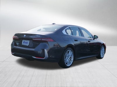 2024 BMW 5 Series 530i