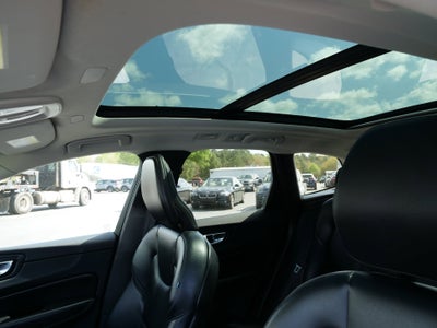 2023 Volvo XC60 Core