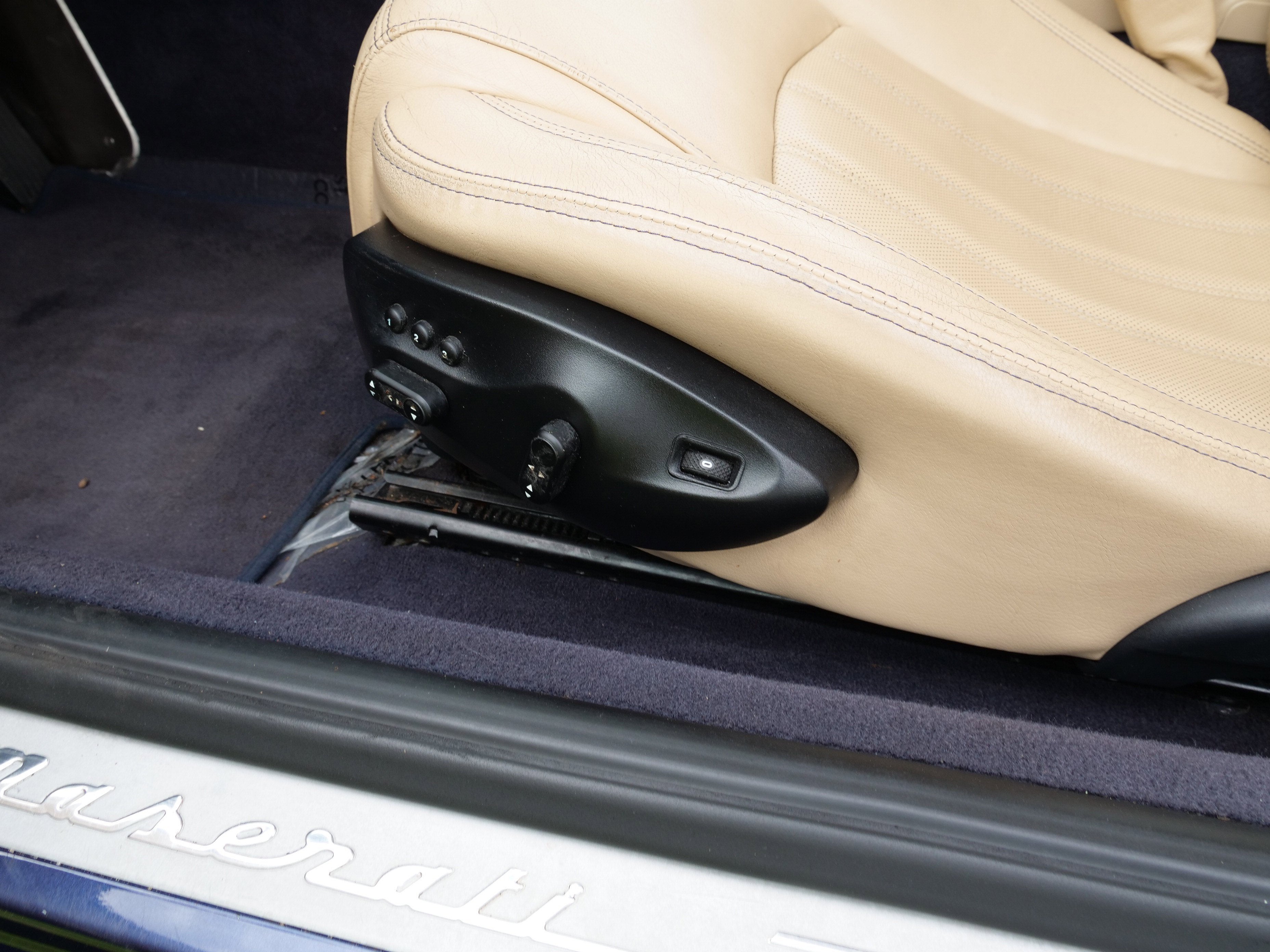 2013 Maserati GranTurismo Convertible 2dr Conv GranTurismo